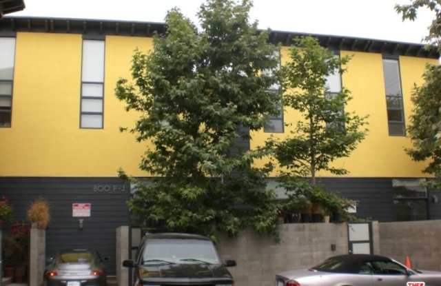 800 Hampton Dr unit: H Gallery 2
