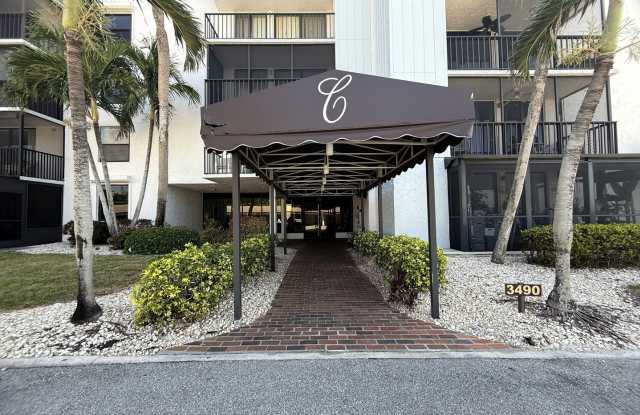 RIVERFRONT CONDO WITH A STUNNING VIEW! 1 + A DEN, 2 BATH ON CALOOSAHATCHEE! Gallery 4