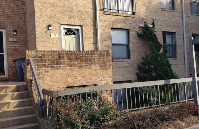 15 DUDLEY COURT Gallery 2