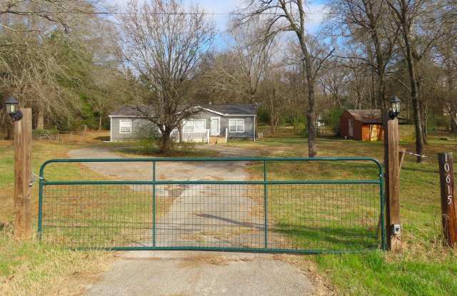 3 Bedroom 2 Bath Modern Doublewide Mobile Home in Flint, TX - 10615 County Road 149, Smith County, TX 75762