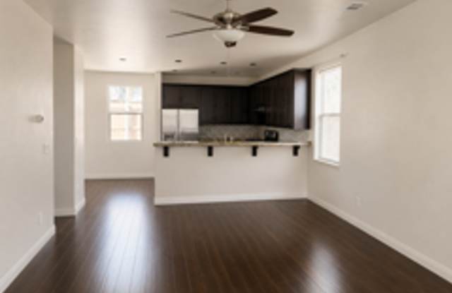 Cozy Presidio in the Pines Home! 3 Bed, 2.5 Bath + 2 Car Gar! Students & Pets OK! - Avail. Oct 1st! Gallery 3