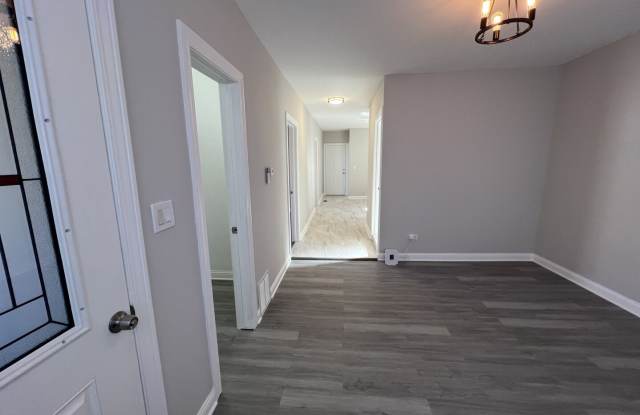 5337 S Fairfield Avenue Gallery 2