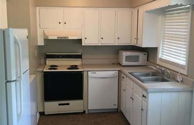 1108 Arlington Parkway NE Gallery 3