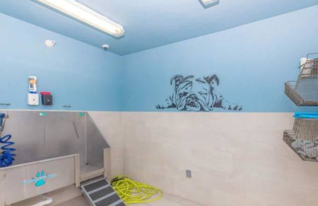 10865 S I-35 Frontage Rd Gallery 3