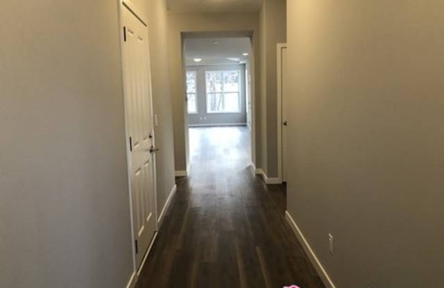 982 Lovell Avenue W Gallery 3