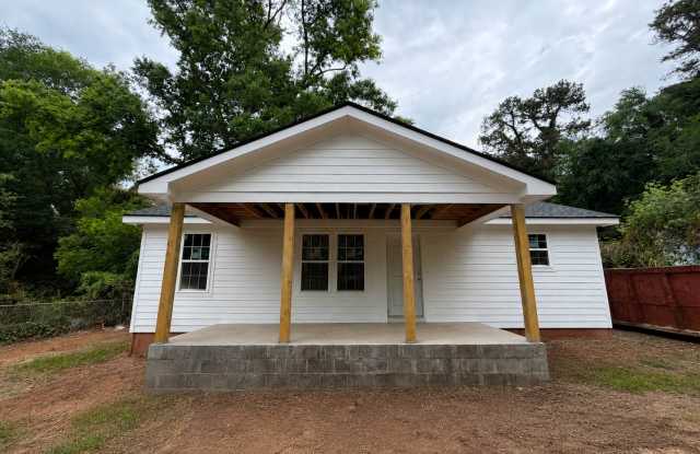 CHARMING COTTAGE AVAILABLE AUGUST OR JULY 2026! photos photos