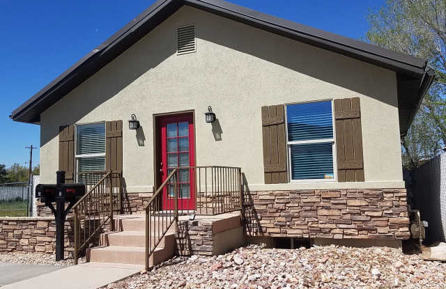 Move-In Discount - 2 Bedroom 1 Bath Basement Apartment of Single Family Home - 457 North 400 West, Cedar City, UT 84721