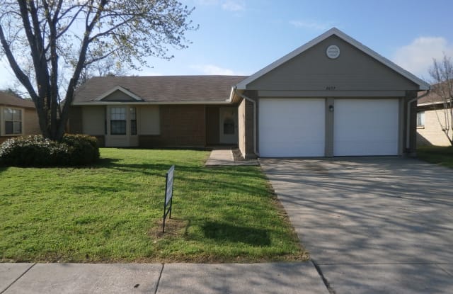 2657 Claremont Dr - 2657 Claremont Drive, Grand Prairie, TX 75052