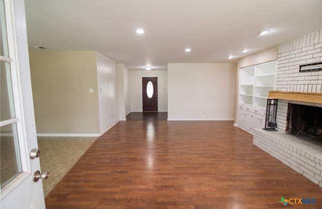 616 Manning Drive Gallery 2