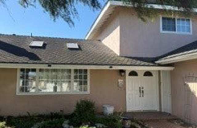 9640 Nightingale Avenue Gallery 1