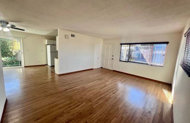 4BR House in Clairemont with a 2 Car Garage, AC, and W/D Hookups photos photos 4BR House in Clairemont with a 2 Car Garage, AC, and W/D Hookups photos photos