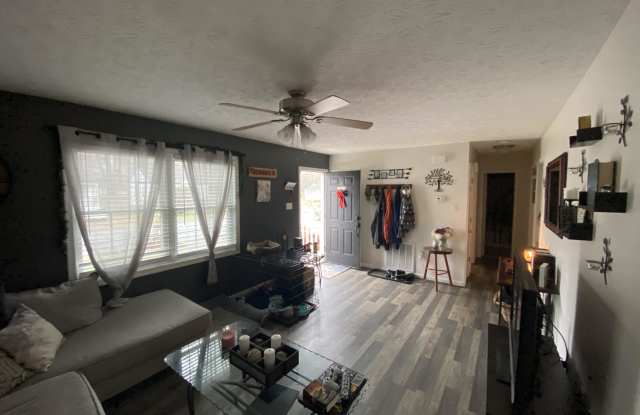 224 South Fern Avenue Gallery 4