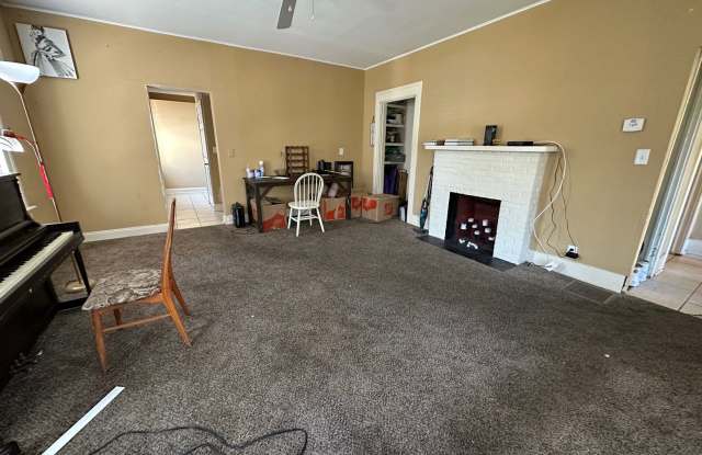 639 S Rotherwood Ave photos photos
