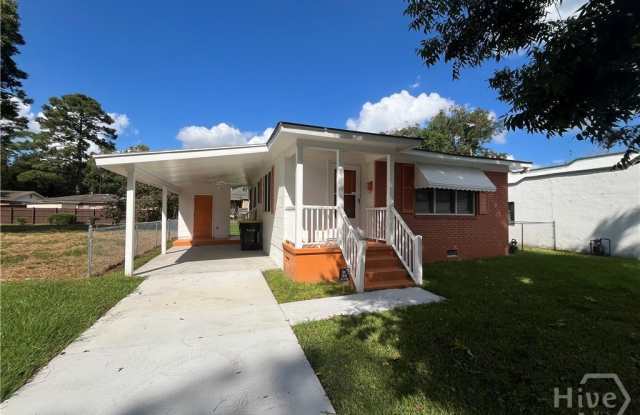 1320 E 35th Street photos photos