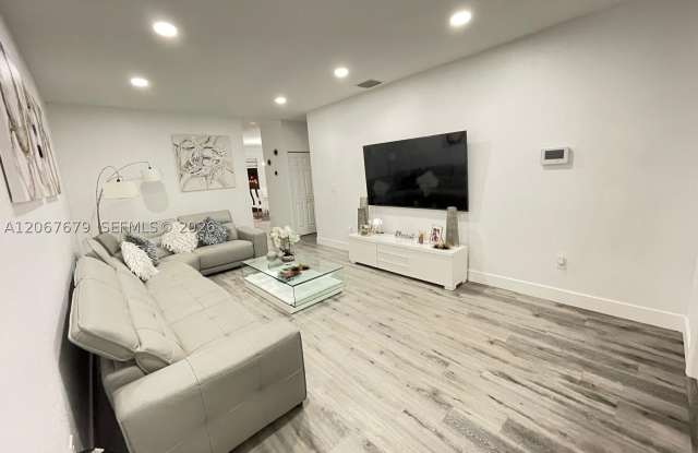 17430 SW 153rd Ave Gallery 3