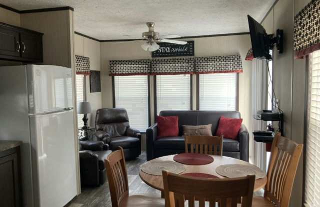 1501 S Airport Dr Gallery 3