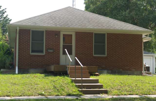2835 M St - 2835 M Street, Lincoln, NE 68510