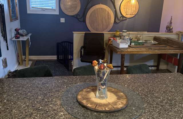 2040 N Delaware St - 2040 North Delaware Street, Indianapolis, IN 46202