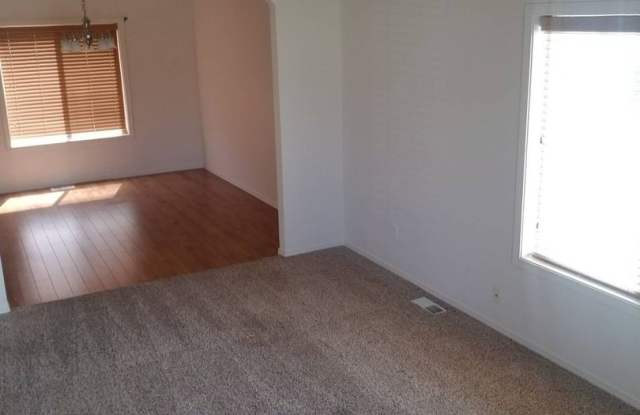 4 bed 3 bath home in Mae Valley photos photos