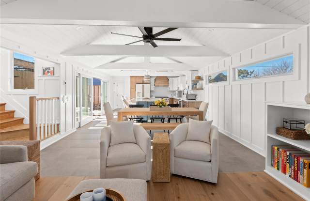 64 Bungalow Walk Gallery 4