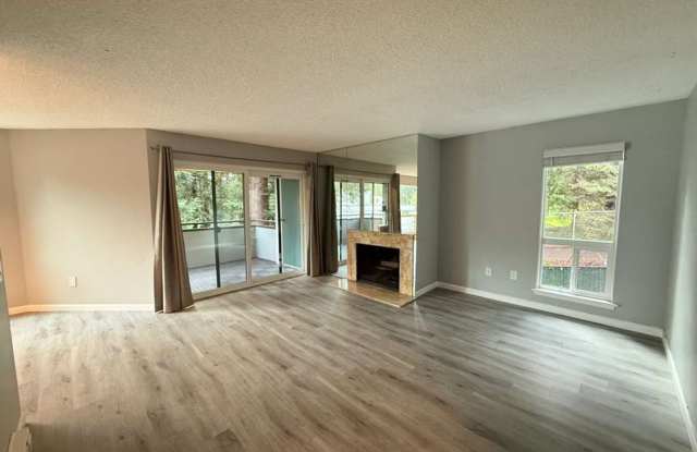 3 Bedroom 2 Bathroom Plus Parking and Storage! photos photos