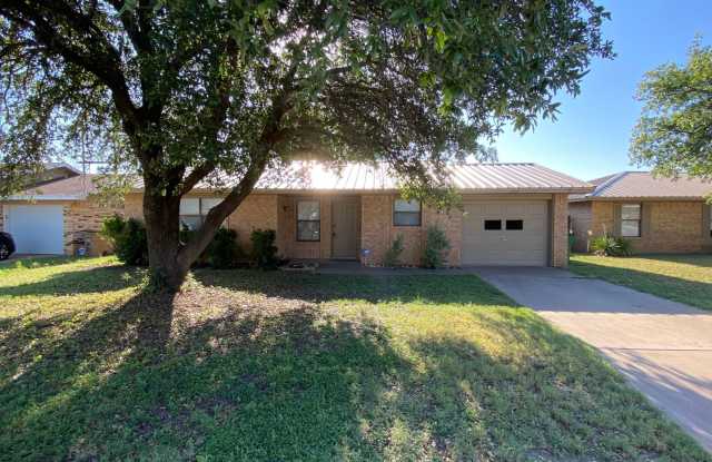 Spacious 3 Bedroom 2 Bath home in PaulAnn AVAILABLE NOW! photos photos