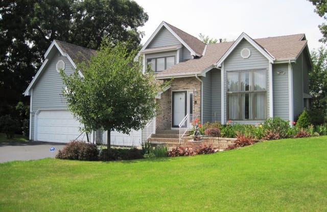 1525 Sherwood Way - 1525 Sherwood Way, Eagan, MN 55122