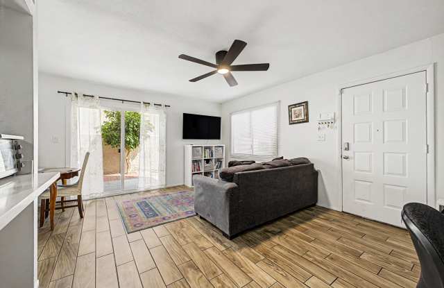 8111 East Glenrosa Avenue Gallery 2