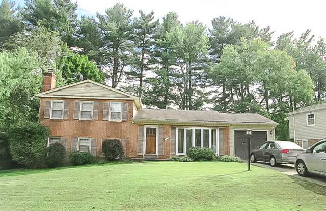 Stunning 4 Bedroom 2.5 Bathroom 3-Level Home In Much Sought After Waverly photos photos