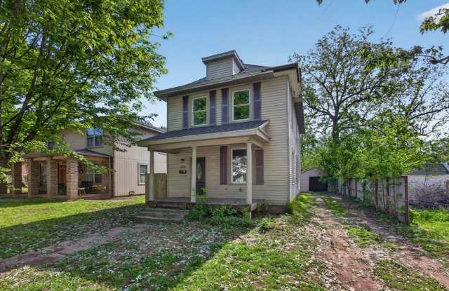 Rent This Spacious 3 Bedroom 2 Bath home Gallery 1