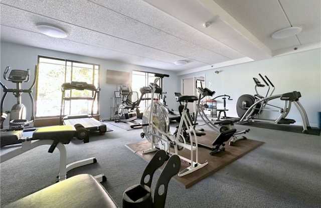 680 W Boston Post Road Gallery 4