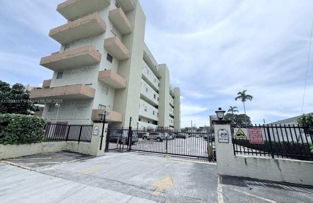 300 NW 42nd Ave photos photos