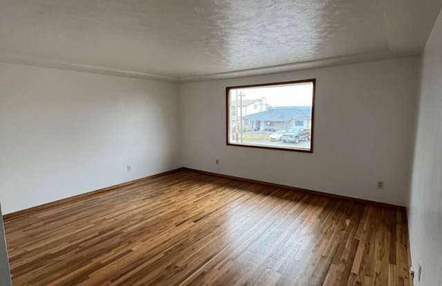 311-315 E Fairview Gallery 4