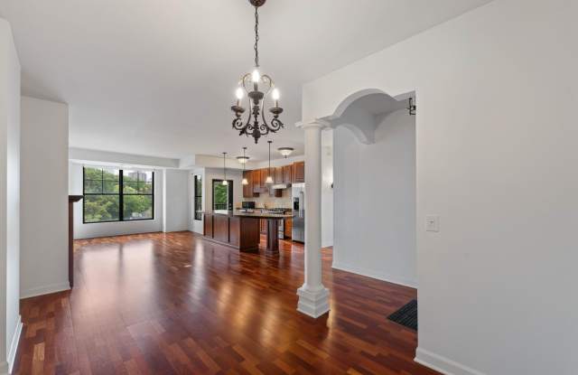 317 Groveland Avenue Gallery 4