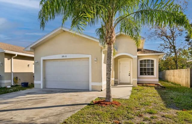 2610 West Cypress Avenue - 2610 West Cypress Avenue, Fort Myers Shores, FL 33905