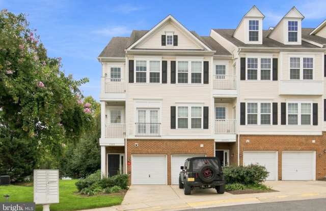 13913 HOLLOW WIND Way Gallery 1
