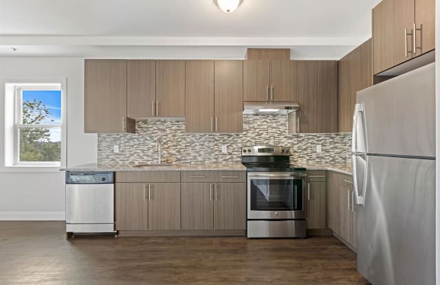 422-424 63RD ST - 422 63rd St, West New York, NJ 07093