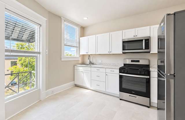 Renovated 2-Bedroom with Rooftop Access Near Downtown & San Pedro Springs Gallery 1