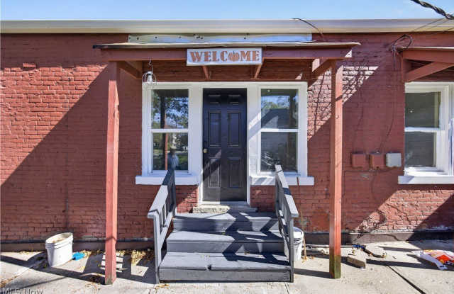 9901 Loretta Avenue Gallery 4