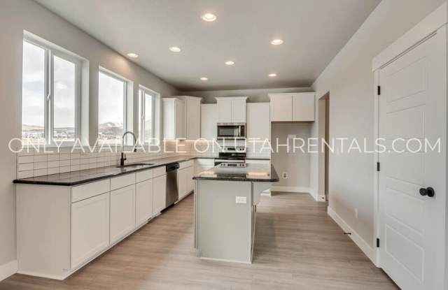 9283 N Vernham Ln Gallery 4