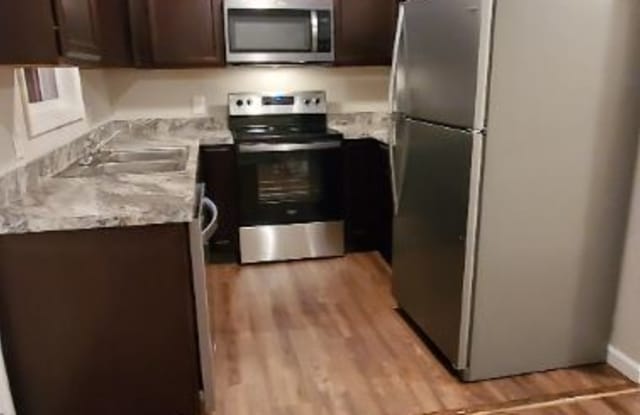 2002 Brooklyn Blvd 3 - 2002 Brooklyn Boulevard, Berea, KY 40403