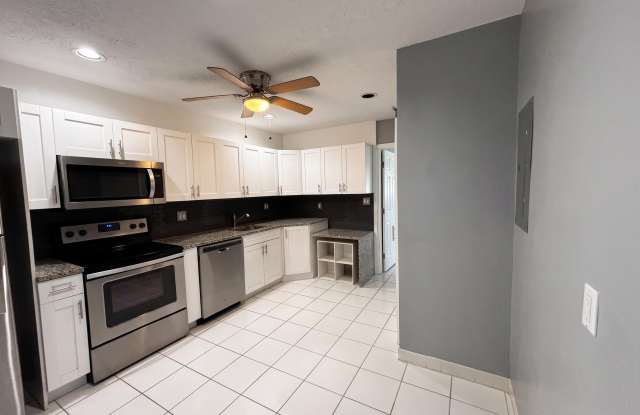 1240 SE 3RD Court Gallery 3
