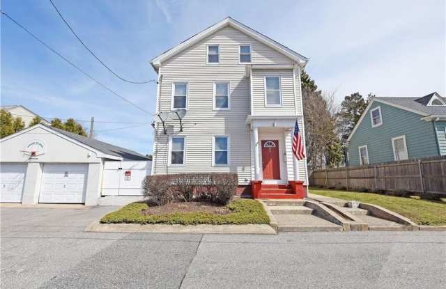50 Reynolds Street unit: 3 - 50 Reynolds Street, East Providence, RI 02914