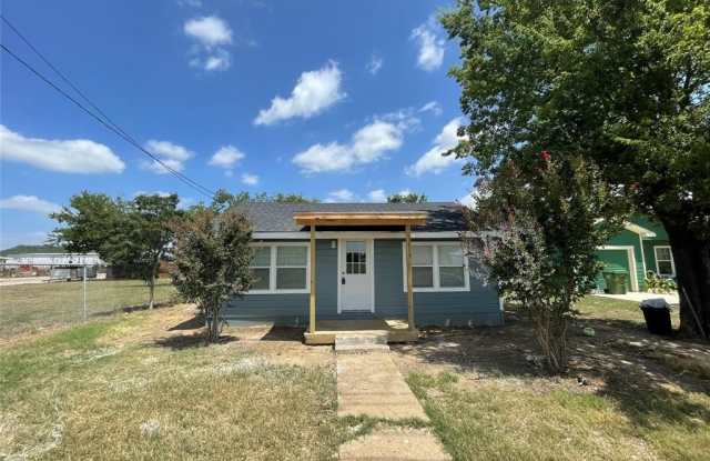 1403 Martin Luther King Jr Street - 1403 Southeast Martin Luther King Junior Street, Mineral Wells, TX 76067