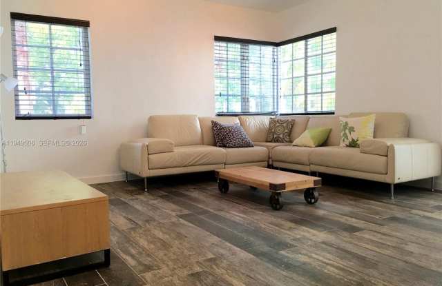 645 Michigan Ave photos photos