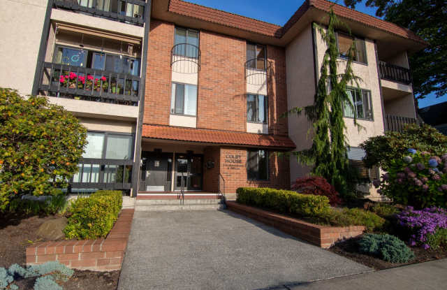 Spacious 1 bedroom 1 bathroom Condo in Downtown Everett! Gallery 3