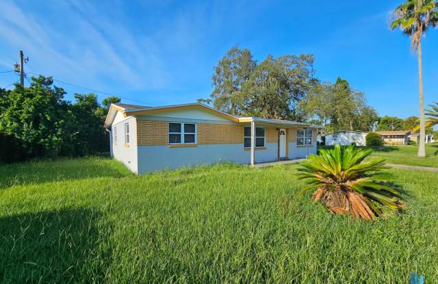 GORGEOUS 3 BEDS | 2 BATHS Home in Holiday Available for Rent! *MOVE-IN SPECIAL* Gallery 3