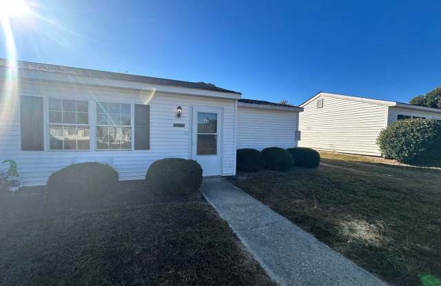 7570 Bellehaven Drive (Unit 24) - 7570 Bellehaven Drive, Gloucester Point, VA 23062