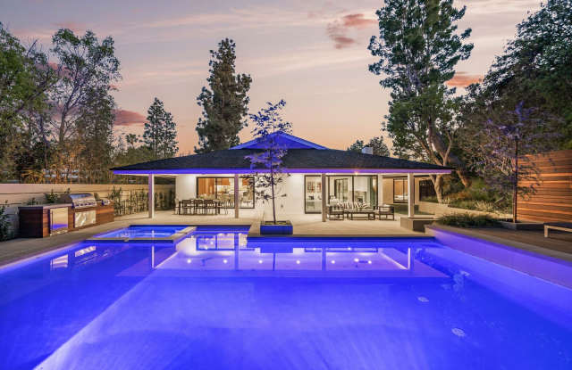 16105 Clear Oak Dr Gallery 4
