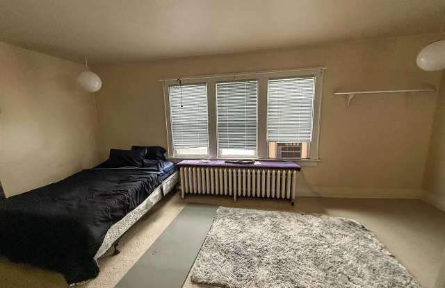 1/2 Mile to Campus - 4 Bed/2 Bath House Gallery 3